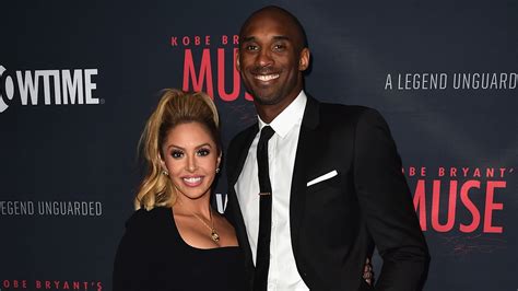 Kobe Bryant Shares Adorable First Pic of Newborn Daughter Bianka ...