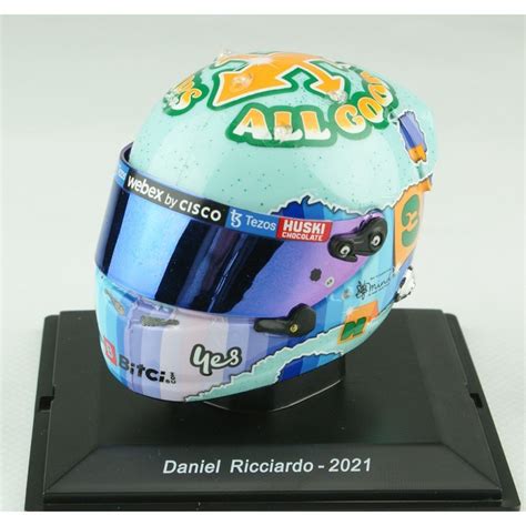 Daniel Riccardo Helmet | ubicaciondepersonas.cdmx.gob.mx