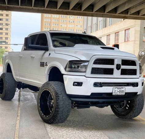 Meet the White Ghost - Lifted Dodge Ram 2500