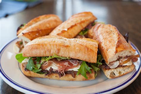 BAGUETTE SANDWICHES WITH PROSCIUTTO, BRIE, FENNEL AND OLIVE TAPENADE ...