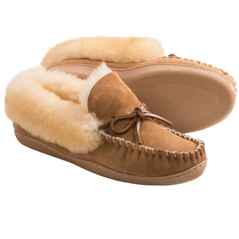 Clarks Double-Faced Shearling Moc Slippers (For Women) in Wicker