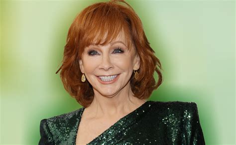 Reba McEntire Net Worth (2023) From Music, Big Sky, TV, More - Parade ...