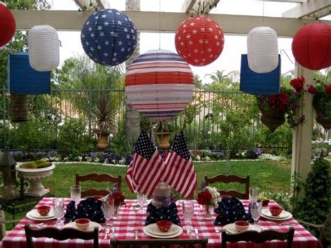 33 Front Porch Decorating Ideas for the 4th of July - family holiday ...