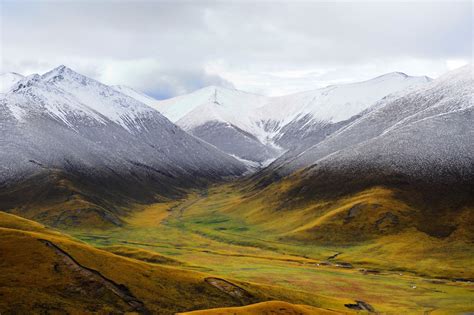 tibetan plateau landscape photo | One Big Photo