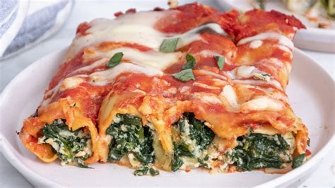 ITALIAN CANNELLONI RECIPE | Stuffed Pasta with Ricotta and Spinach ...