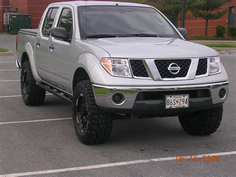 2007 Nissan frontier tire sizes