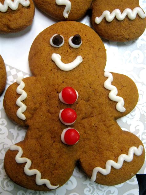 A Flash in the Pan: Soft Molasses Spice Cookies (Gingerbread Men)