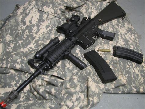 AIRSOFT M4A1 RIFLE