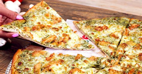 What Pizza Toppings Go with Chicken? - THE CHEESE