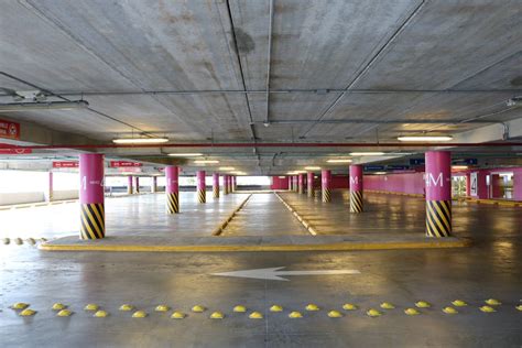 60,000+ Best Parking Lot Photos · 100% Free Download · Pexels Stock Photos