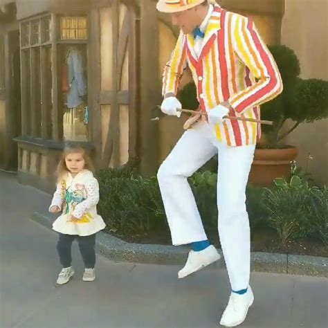 2-year-old wows crowd as she dances with 'Mary Poppins' character Bert ...