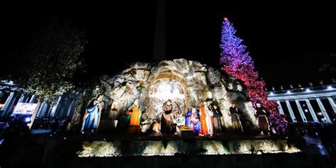 Vatican unveils Nativity scene marking its 800-year-old origin - CathNews