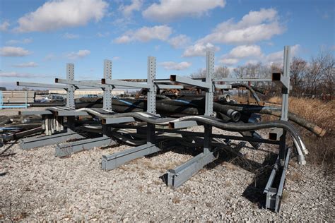 MECO Omaha Heavy Duty Cantilever Racking - Warehouse Rack and Shelf