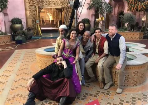 Aladdin Behind the Scenes Full Cast of Aladdin 2019 💕 #aladdin ...