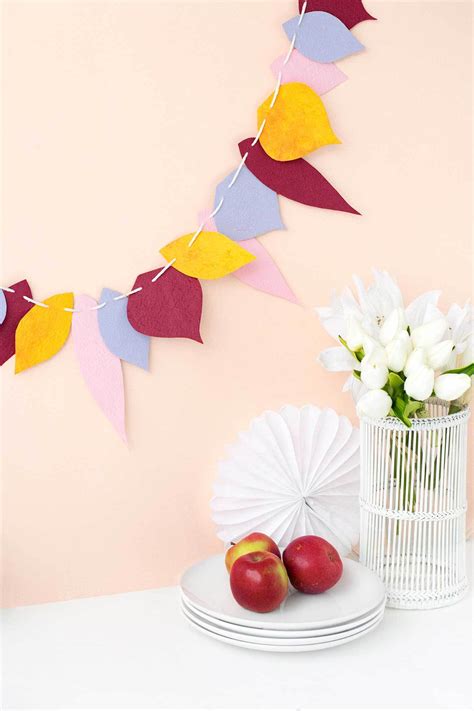 Fall Leaf Garland DIY | Perfect for Thanksgiving, Includes Template!