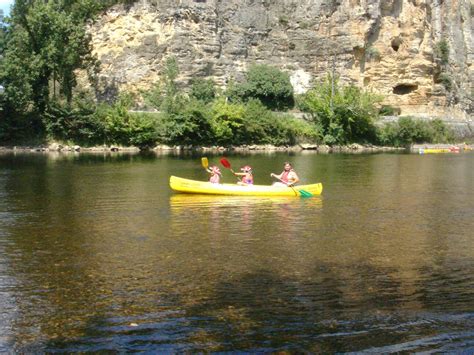 East meets West: Canoeing & Kayaking in the Dordogne River