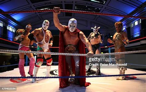 El Santo Wrestler Photos and Premium High Res Pictures - Getty Images