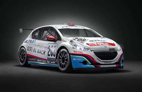 208 GTi RACING EXPERIENCE: THE 208 GTi PEUGEOT SPORT CONFRONTS “THE ...