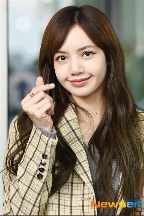 7 Things BLACKPINK Lisa's Facial Features Say About Her Personality ...