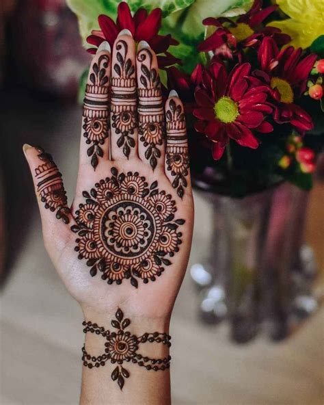 30+ Trendy Karwa Chauth Mehndi Designs 2023 | Mehndi designs for ...