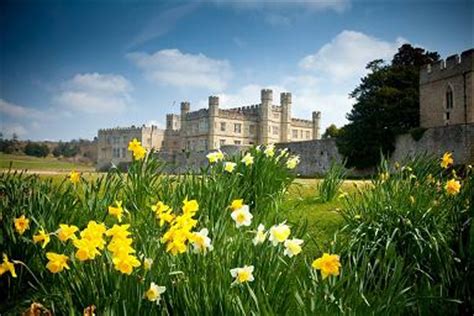 Leeds Castle & Gardens, information and hotels - Great British Gardens