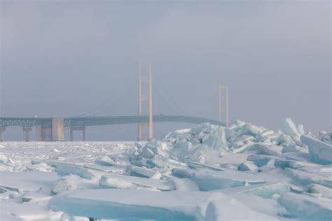 60+ Mackinac Bridge In Winter Stock Photos, Pictures & Royalty-Free ...