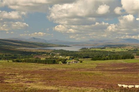 Lairg and Loch Shin, Sutherland © Andrew Tryon cc-by-sa/2.0 :: Geograph ...