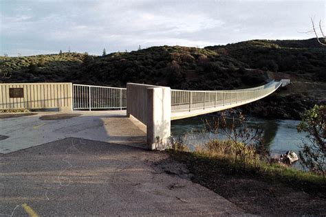 Sacramento River Trail Pedestrian Bridge (Redding, 1990) | Structurae