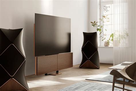 m e m o: Bang & Olufsen LG 8K TV