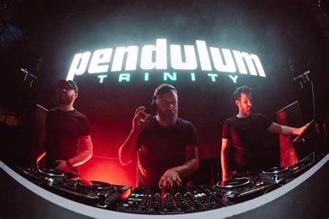 Gallery – Pendulum