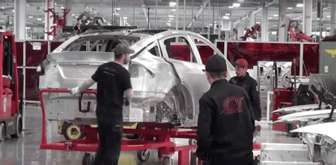 Rare footage from a Tesla Fremont Factory tour [video] | Electrek