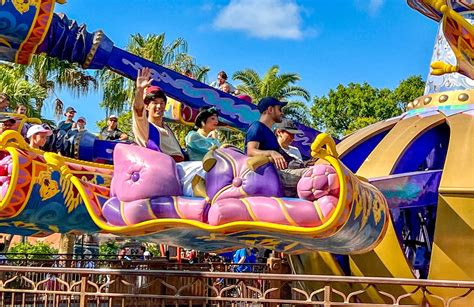 PHOTOS & VIDEO: See Aladdin & Jasmine on a Magic Carpet in Disney World ...