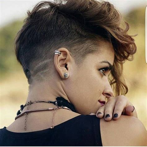 30 Trendy Short Hairstyles for Thick Hair - Page 4 of 4 - PoP Haircuts