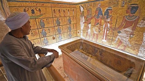 Tutankhamun's tomb restored to prevent damage by visitors - BBC News