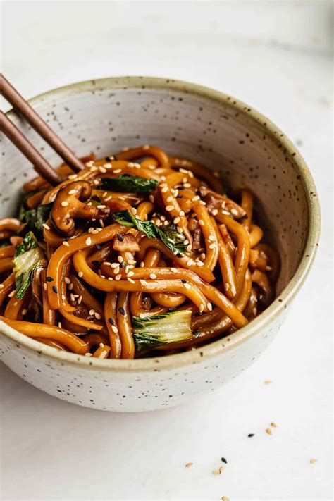 Quick & Easy Yaki Udon (15-minute Stir Fried Recipe!) - Choosing Chia