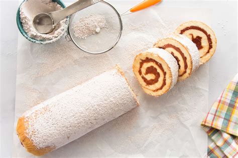 Brazo Gitano (Guava Jelly Roll Cake) Recipe