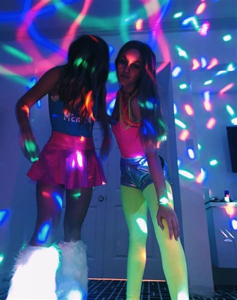 #party Neon Outfits Party, Glow Party Outfit, Outfits Fiesta, Themed ...