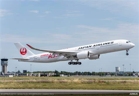 Japan Airlines A350 Crashes with the Small Plane at Tokyo Haneda ...