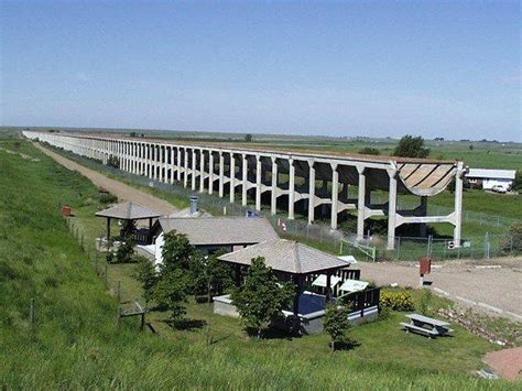 Brooks Aqueduct National and Provincial Historic Site - Tourisme Alberta