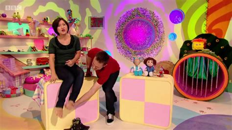 Pui Fan Lee (CBeebies) bare feet caps - The MousePad