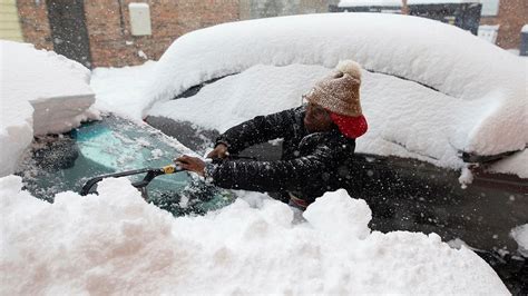 Dangerous lake-effect snow paralyzes parts of New York state