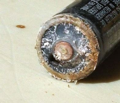 How To Remove A Corroded Battery From A Torch/Flashlight | The Links Site