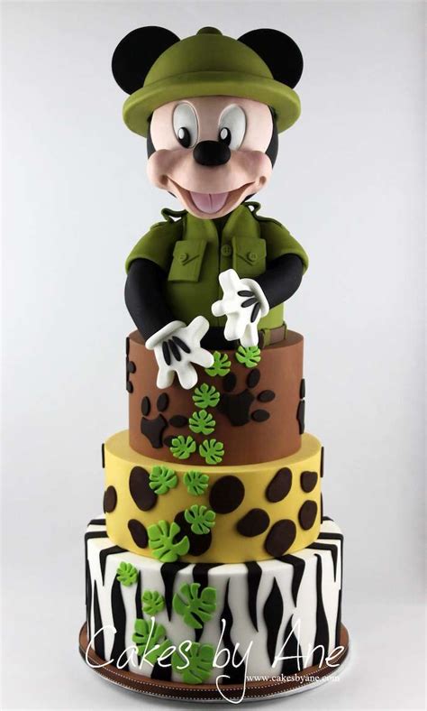 60+ Mickey Mouse cake ideas for the die-hard Disney fans