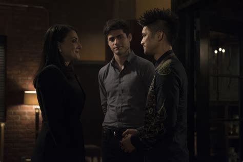 Shadowhunters Review: What Lies Beneath (Season 3 Episode 3)