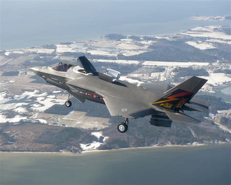 Lockheed Martin F-35 Joint Strike Fighter Succeeds in First Vertical ...