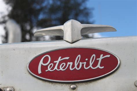 Peterbilt logo | Kelowna_Trucks | Flickr