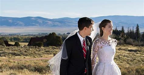 Allison Williams Wedding Dress | POPSUGAR Fashion