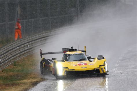 Bad Weather Has Cars Sliding All Over Track At 24 Hours Of Le Mans ...