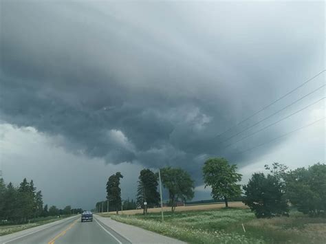 A beautiful shelf cloud north of Exeter, Ontario : weather