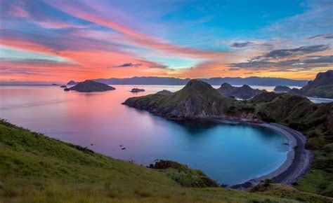 Destinasi Wisata Yang Wajib Masuk Bucket List Pada Saat Liburan ke ...